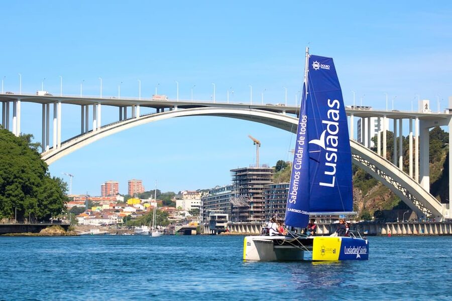 Porto: Accessible Sailing Tour on the Douro river - How much can you participate on board?