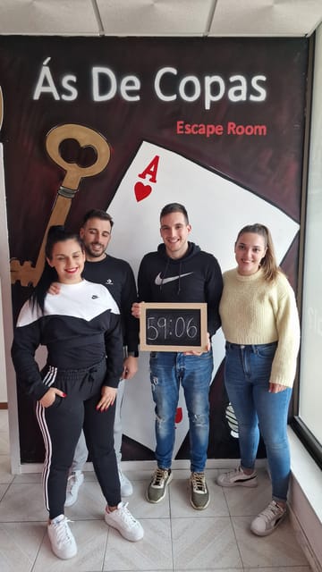 Porto: Ace of Cups Escape Room Expereince - Wonderland décor is more than a look, it guides how you think