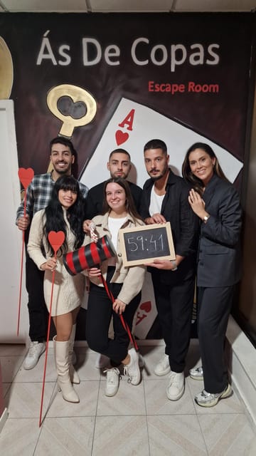 Porto: Ace of Cups Escape Room Expereince - Meeting near Carolina Michaelis, and the timing that keeps it fun