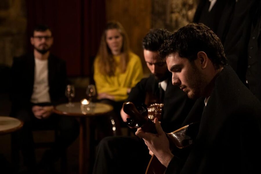 Porto: An Intimate Fado Show in a Historical Tavern - Price and Timing: Is $21 for One Hour Good Value?
