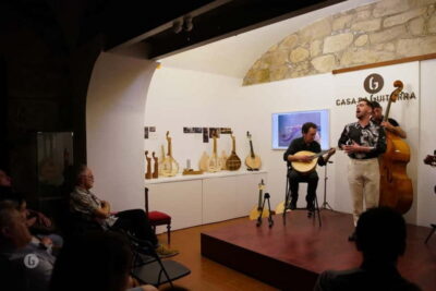 Authentic Fado Show, Port Wine & Handmade Instruments