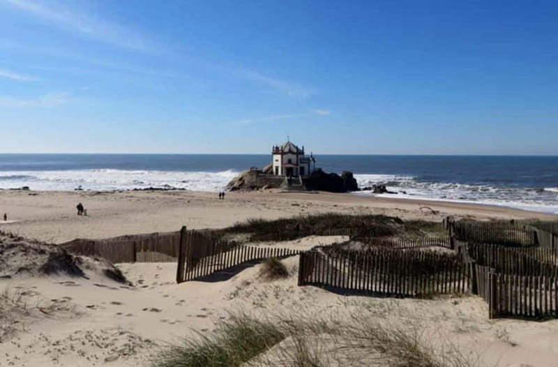 Porto:Aveiro, Cruise, Costa Nova & Capelha da Pedra Full Day - Capela do Senhor da Pedra: why this chapel feels like it is part of the sea