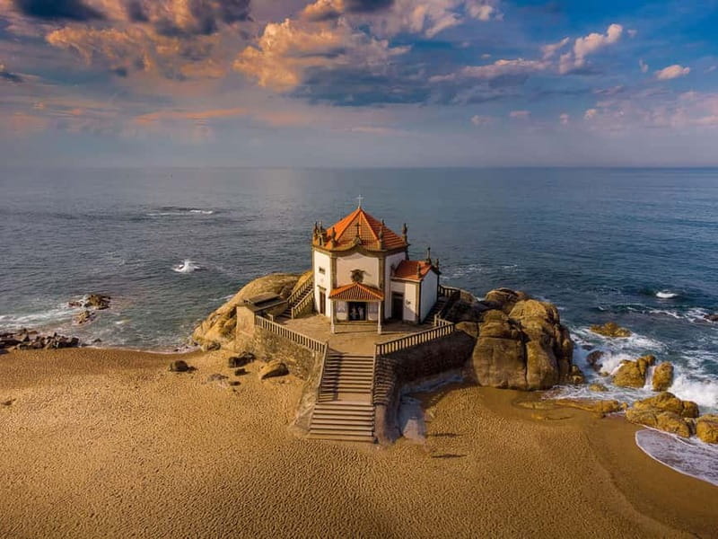 Porto:Aveiro, Cruise, Costa Nova & Capelha da Pedra Full Day - Starting point at Batalha Square, and how to avoid first-day stress