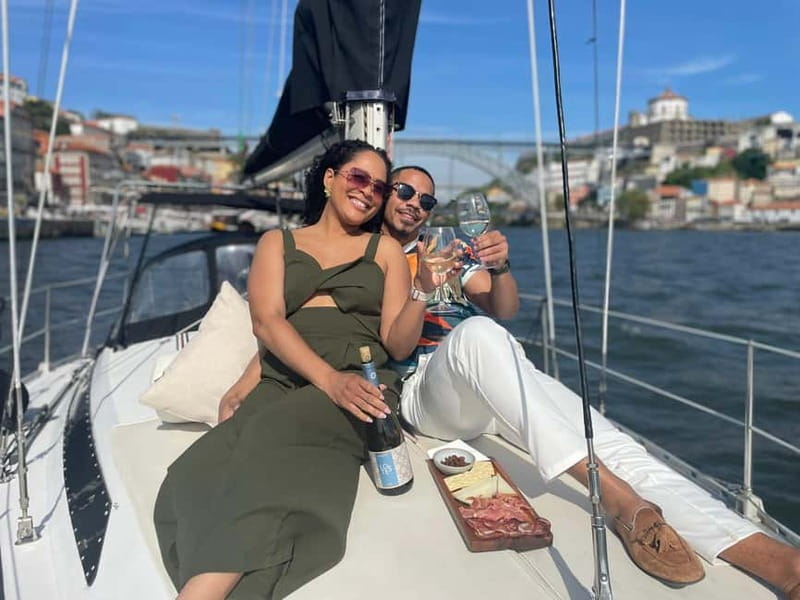 Porto: Best Charming Sailboat Cruise - Entering the ride at Douro Marina Pontoon B
