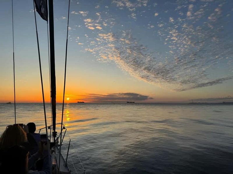 Porto: Best Charming Sailboat Cruise Sunset - Meeting at Pontoon B, then sailing out of Marina da Afurada
