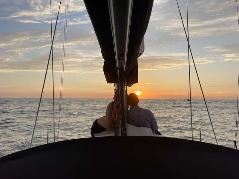 Porto: Best Exclusive Charming Sailboat Sunset - The sunset moment: when the boat stops, and your eyes do the work