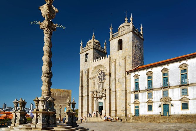 Porto Best-Of Private Tour – A Customizable Experience - Porto District free time: time for a cocktail and coast views