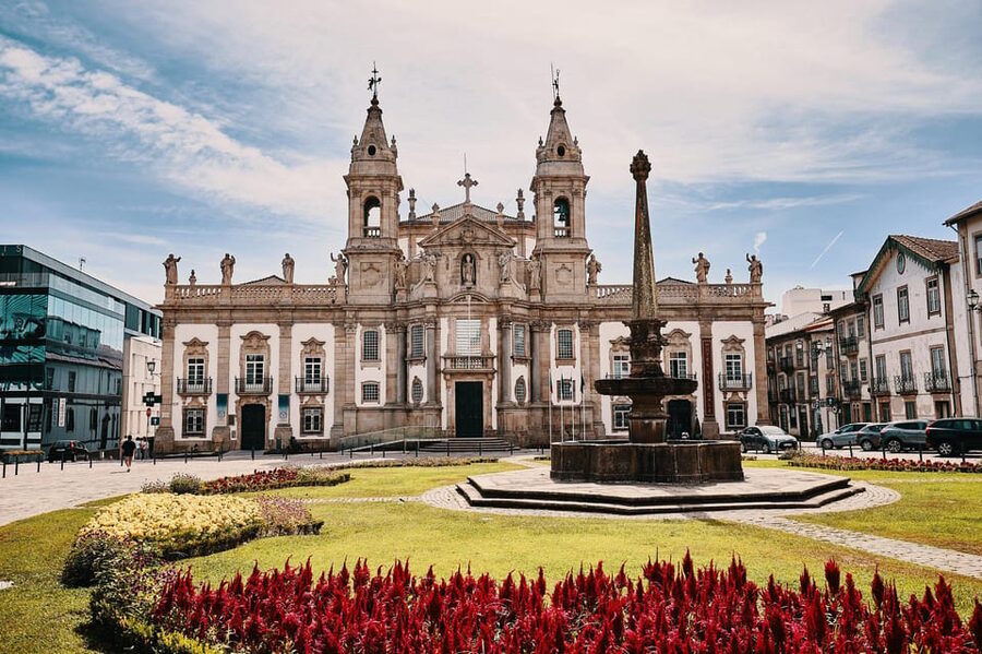 Porto: Braga and Guimarães Private Day Tour with Local - Bom Jesus do Monte: How to Use the Funicular and Timing Wisely