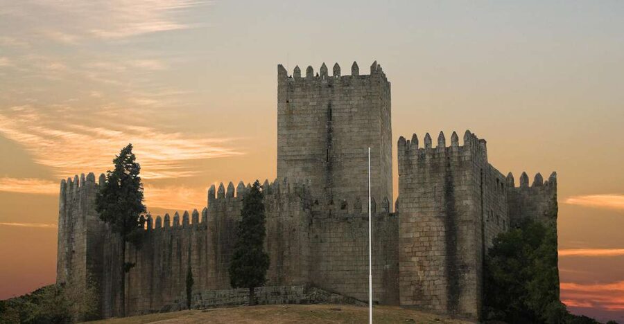Porto: Braga & Guimarães Full Day Tour - Sé de Braga and the old streets: Portugal’s oldest cathedral in context