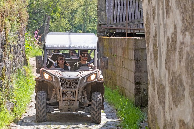 Porto Buggy Adventure: Guided Tour to Ruins and Typical Village - Stop 1 at Castro de Monte Mozinho: Roman Ruins in a Quick, Free Visit