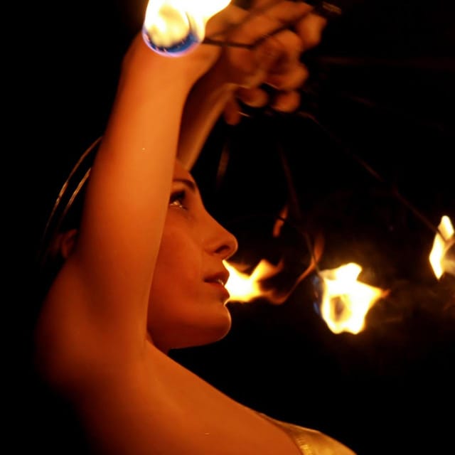 Porto: Cabaret & Pole Shows, with a Welcome Drink! - Should you book Mask Porto?