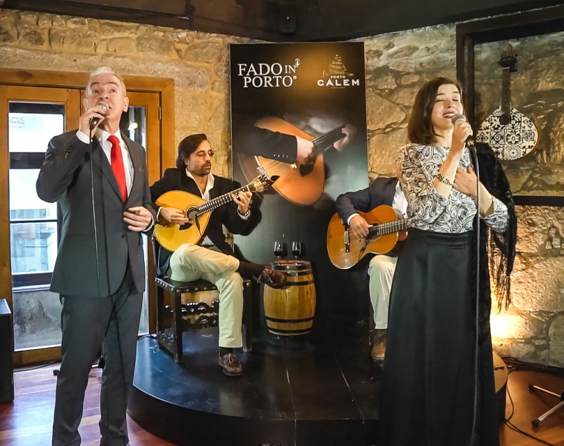Porto: Cálem Cellar Tour, Fado Show & Wine Tasting - Meeting at Caves Cálem: the 75-minute flow you should expect