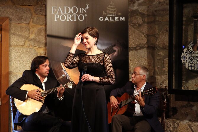 Porto: Cálem Cellar Tour, Live Fado Show and Wine Tasting - What you taste: Fine White plus 10 Years Old Tawny