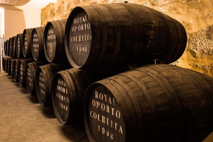 Porto: Carvalhas cellar tour at Real Companhia Velha - Port cellar quiet in Vila Nova de Gaia: what makes this visit feel special