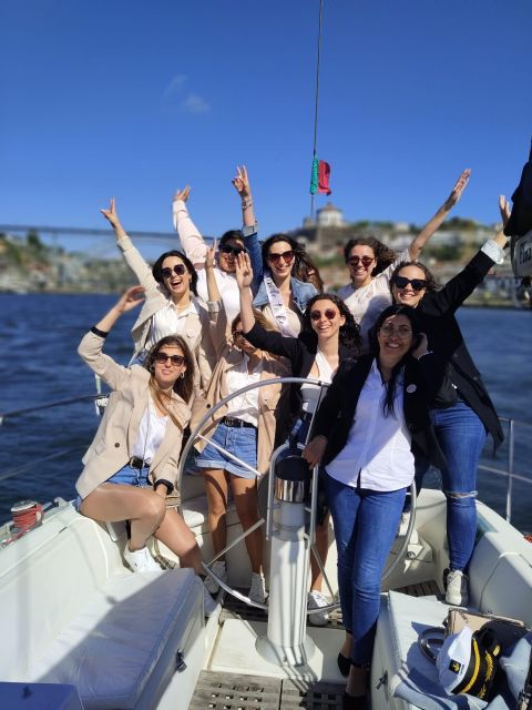 Porto: Charming Sailboat Bachelor Party with drinks - Welcome drink, snacks, and onboard music that keeps the party rolling