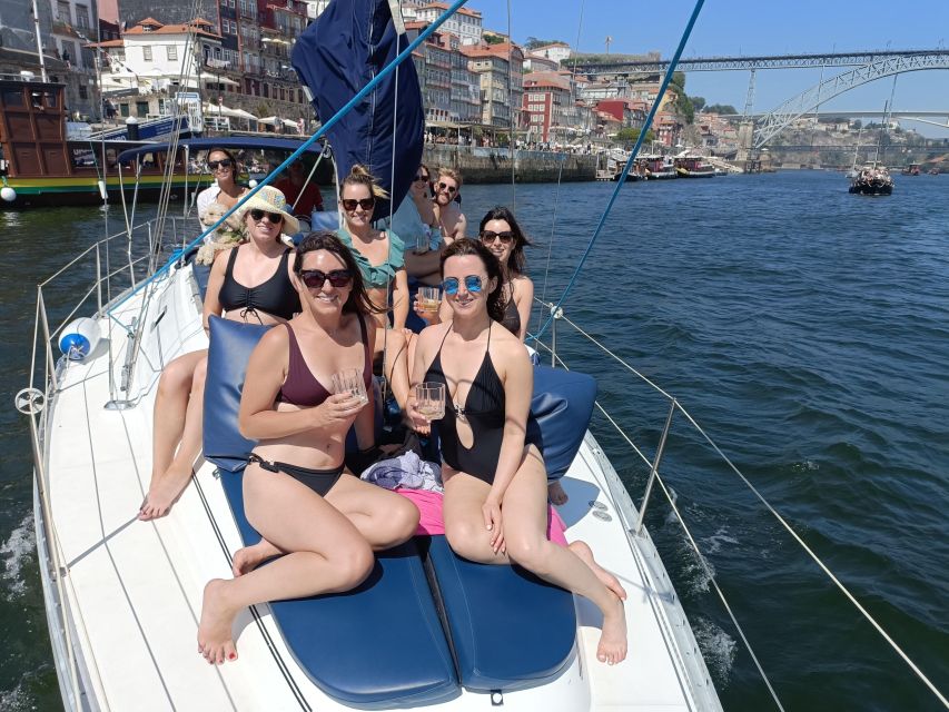Porto: Charming Sailboat Bachelor Party with drinks - Heading toward Foz do Douro, with an upbeat pace and attentive crew