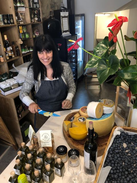 Porto: Cheese and Port Wine Tasting in a Unique Place - Port wine and pairing: what three glasses are really for
