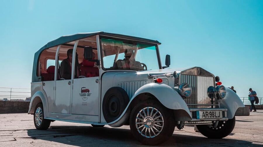 Porto: City Center Eco Car e Cruzeiro Rio Douro - Who this Porto electric car and cruise works for