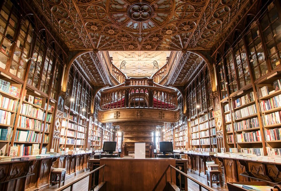 Porto: City Center Walking Tour - Palácio da Bolsa, a style-mix you can spot as you walk