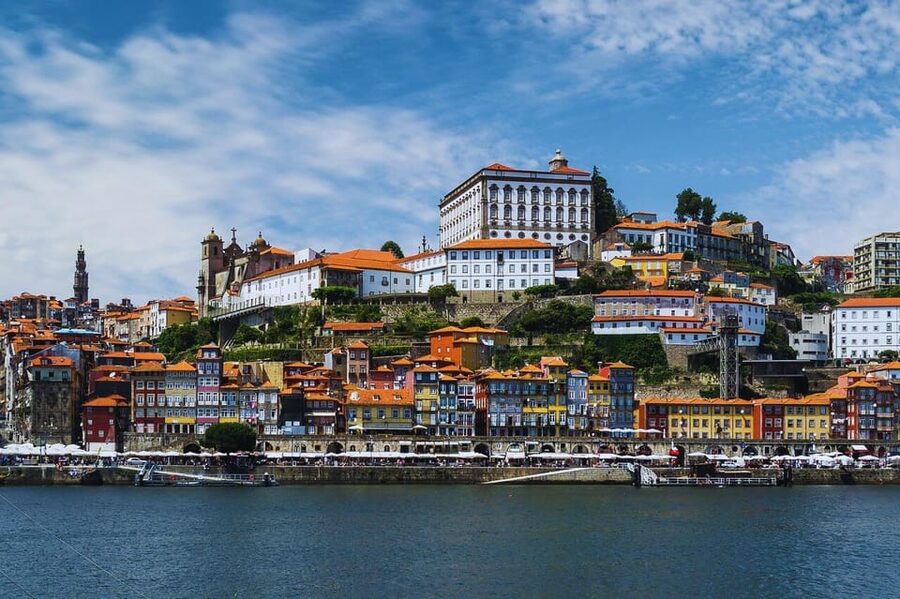 Porto: City Center Walking Tour - Praça da Liberdade and Avenida dos Aliados, Porto’s polished public spaces