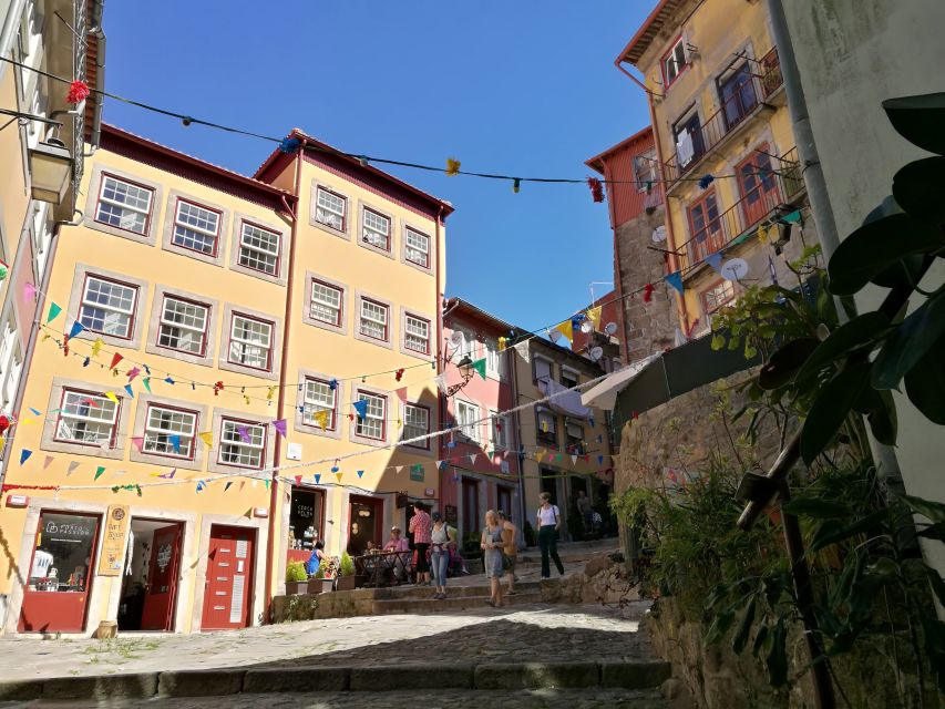 Porto: City Highlights 3-Hour Guided Electric Bike Tour - Sé do Porto Cathedral: finishing with a landmark you can feel in the streets