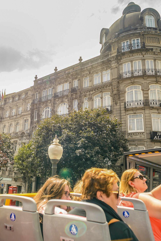 Porto: City Sightseeing Hop-On Hop-Off Bus Tour - Blue Line Stops: Jardim Do Morro, Serra do Pilar, and Port Lodge Territory