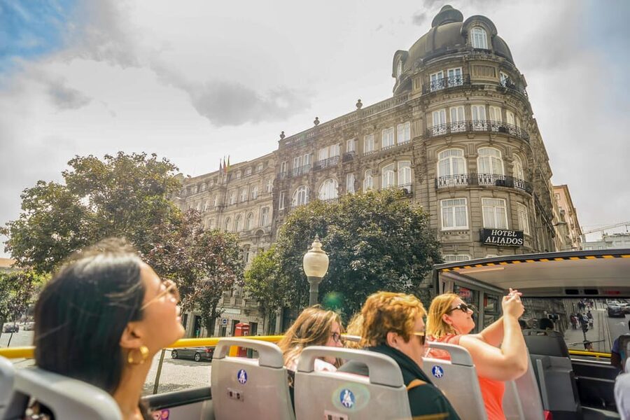 Porto: City Sightseeing Hop-On Hop-Off Bus Tour - Audio Commentary in 9 Languages, and How to Avoid the Common Annoyances