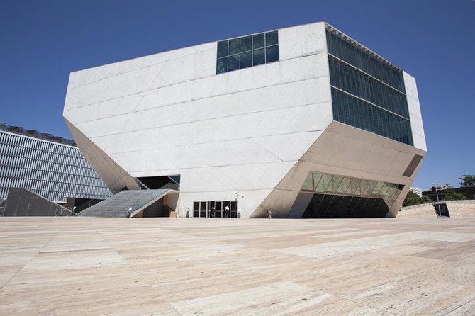Porto City Tour Full Day with Lunch and Six Bridges Cruise - Private basis - Historic center orientation: medieval streets, UNESCO feel, and quick monument hits