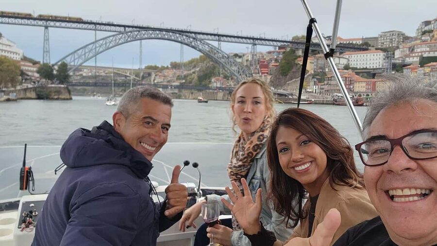 Porto: City Views or Sunset Tour with Drinks - The 2-hour cruise plan: from the marina to the Douro mouth sunset