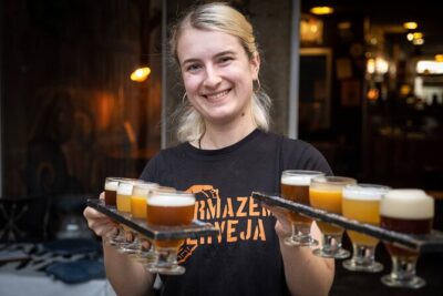 Craft Beer Tasting Tour with Local Snacks