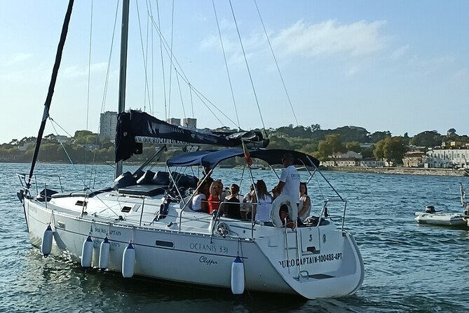 Porto: Cruzeiro privado rio douro até 8 pessoas com wine tasting - From Gaia to Porto, with views that feel out of reach from land