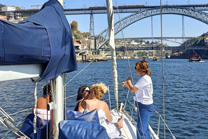 Porto: Cruzeiro privado rio douro até 8 pessoas com wine tasting - The sights you will actually care about from the water