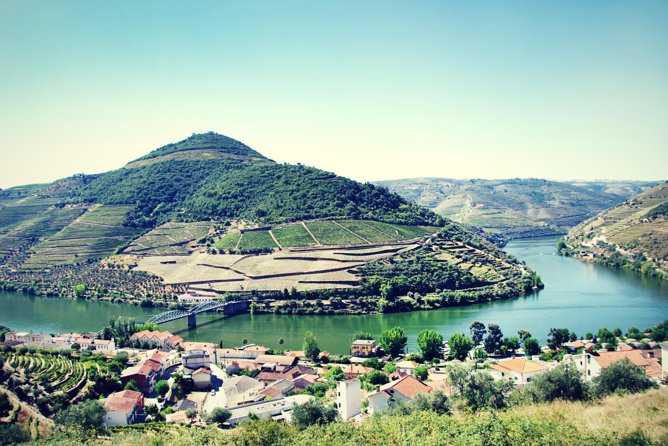 Porto: Day Trip to Douro including lunch and Rivercruise - Amarante: St Gonçalo, the Tâmega, and those famous sweets