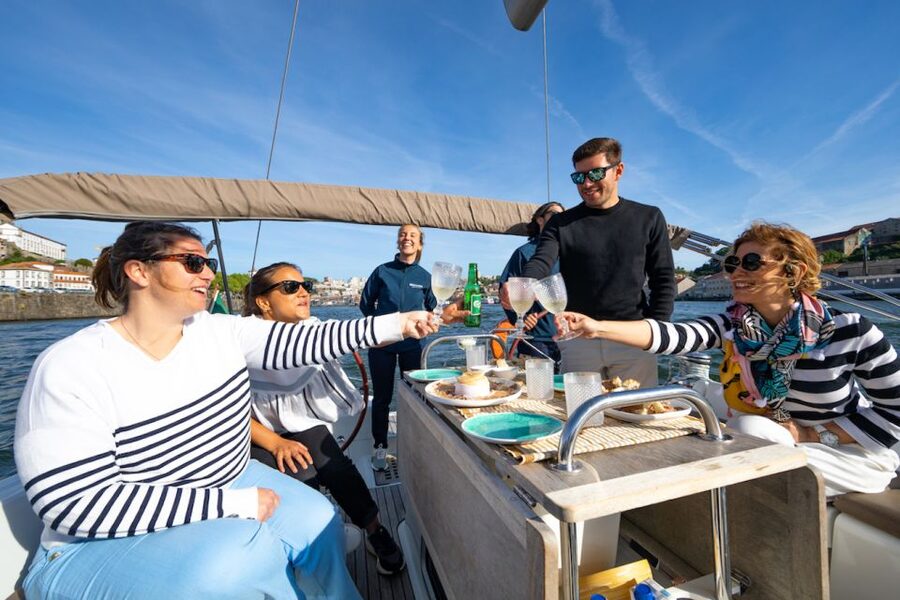 Porto: Daytime or Sunset Douro River Sightseeing Cruise - Logistics that matter: meeting point, boarding, and group vibe