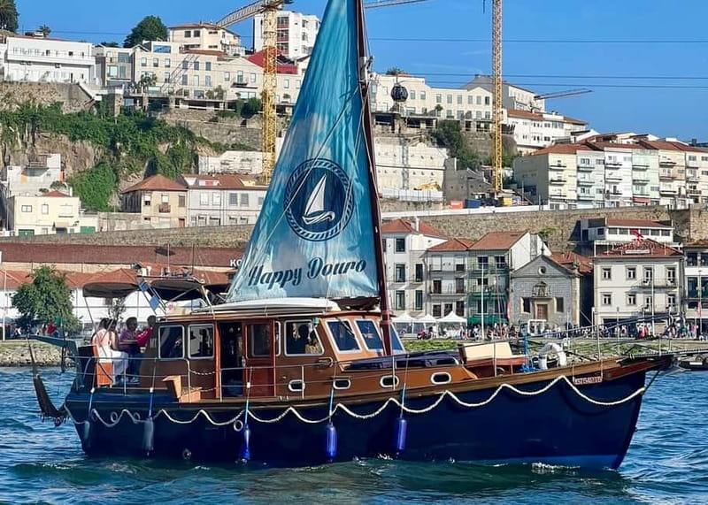 Porto: Douro Classic Boat Tour - Music, Tidal, and the ride vibe: when a cruise turns into a party