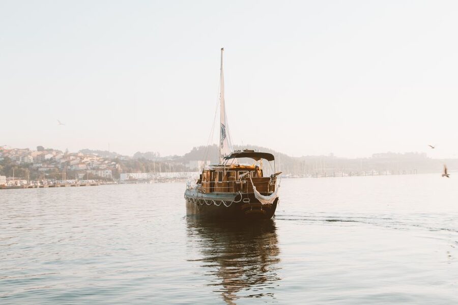 Porto: Douro Classic Boat Tour - Sunset on the Douro: timing it so you actually get the light