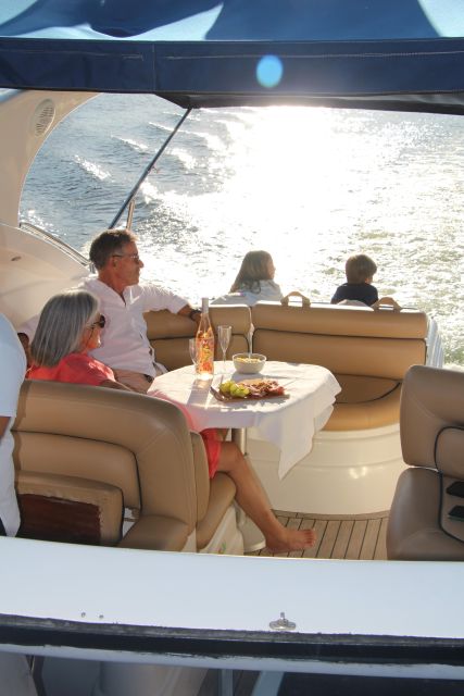 Porto - Douro Cruise with Port wine and snacks - Stop 2, Arrábida Bridge: a big scale moment early on