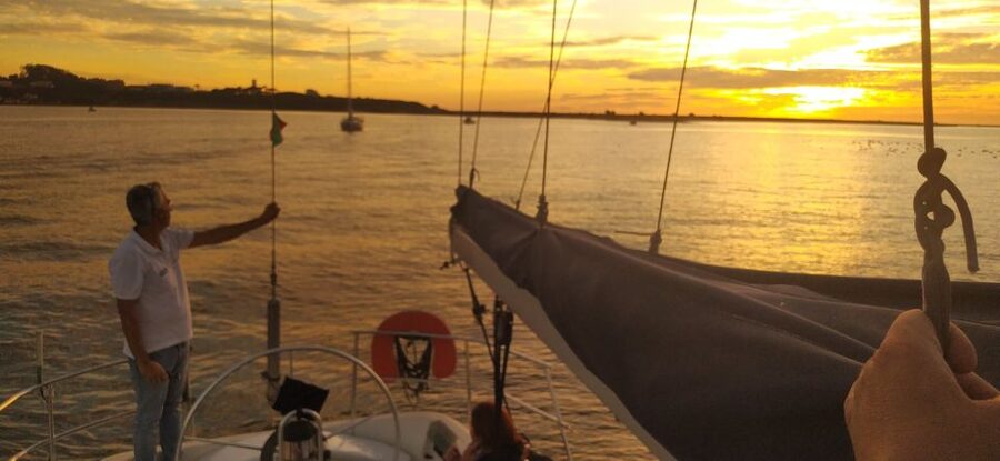 Porto Douro river boat tour or Amazing Sunset - From Douro Marina to the open water, in just 2 hours