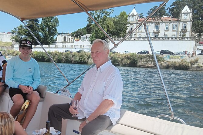Porto:Douro River boat tour under the 6 bridges - The port tasting: red, white, ruby, plus snack-time