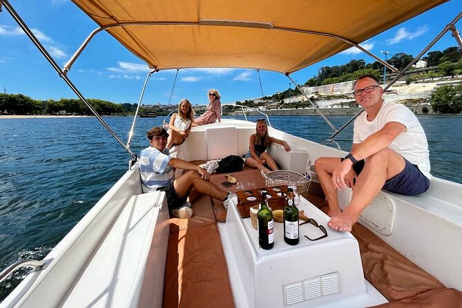Porto:Douro River boat tour under the 6 bridges - Timing tips: sunset options and why blankets matter