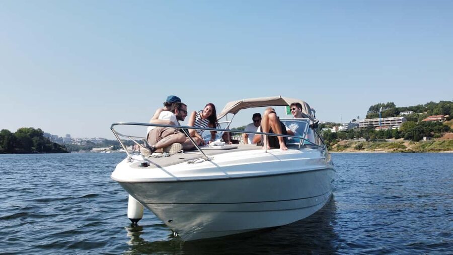 Porto: Douro River Boat Tour with Port Wine Tasting - The day-flow: how this fits into a Porto itinerary