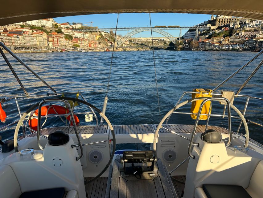 Porto: Douro river Boat tour with wine tasting (small group) - Passing Luis I Bridge and Rolling Toward the Sea