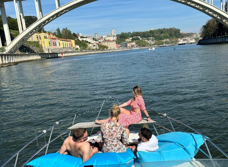 Porto: Douro River Cruise / Welcome Drink/with sunset option - Price and value around $70, what drives the cost