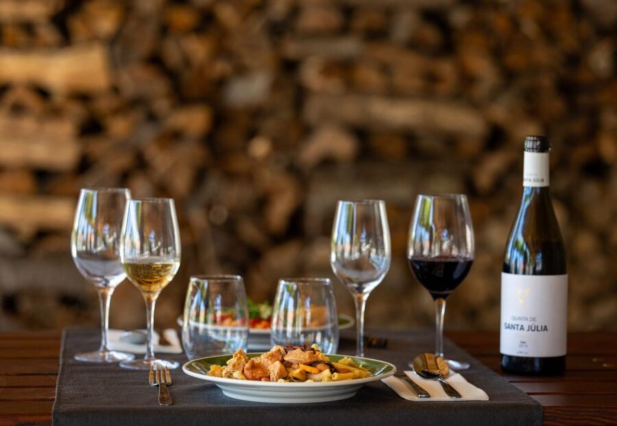 Porto: Douro Valley Tour with Lunch, Boat Cruise & Tastings - Porto Walking Tour Bonus: A Nice Way to Stretch Your Trip
