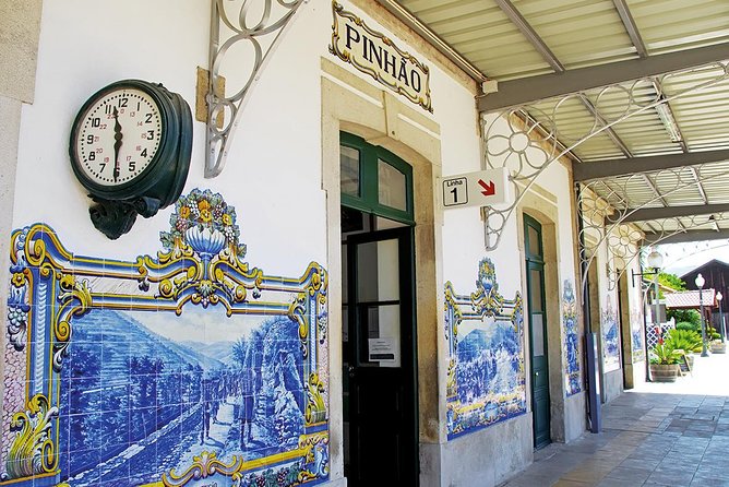 Porto: Douro Valley Wine Tour Including Lunch - Guides, Group Size, and How to Get the Most Out of Tastings