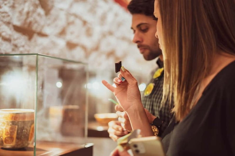 Porto: Entry Ticket at WOW The Chocolate Experience by 20|20 - The bean-to-bar process, from fermentation to conching