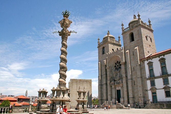 Porto Essential Walking Tour - Sao Bento Railway Station: Porto’s Tile Moment You Should Not Skip