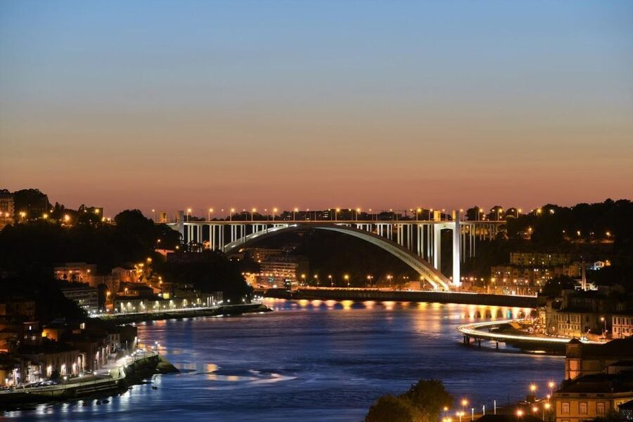 Porto Fado Night Show + Dinner - Dinner with a view: what the restaurant setup feels like