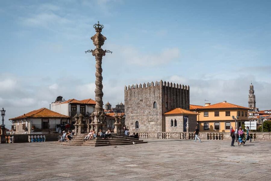Porto: Flexible Walking Tour in Historic Center - Cordoaria area: Clérigos Tower and Lello Bookstore on the same day