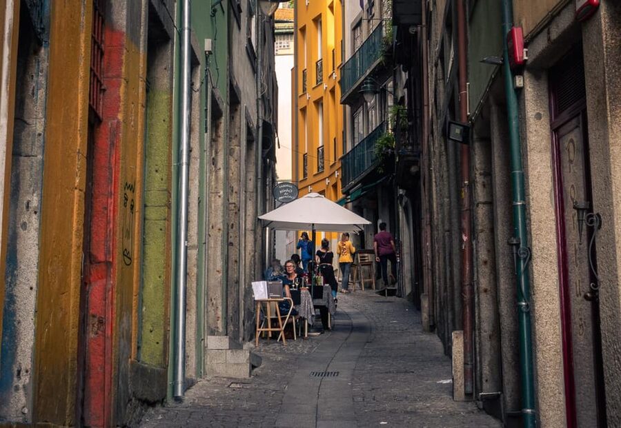 Porto: Flexible Walking Tour in Medieval Area - Down Verdades and Barredo Stairs: finishing with the scenic payoff